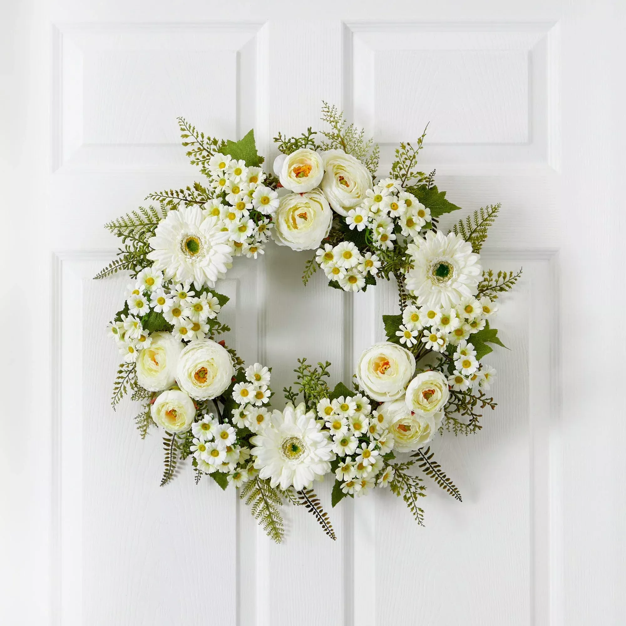 24” Mixed Daisy and Ranunculus Wreath