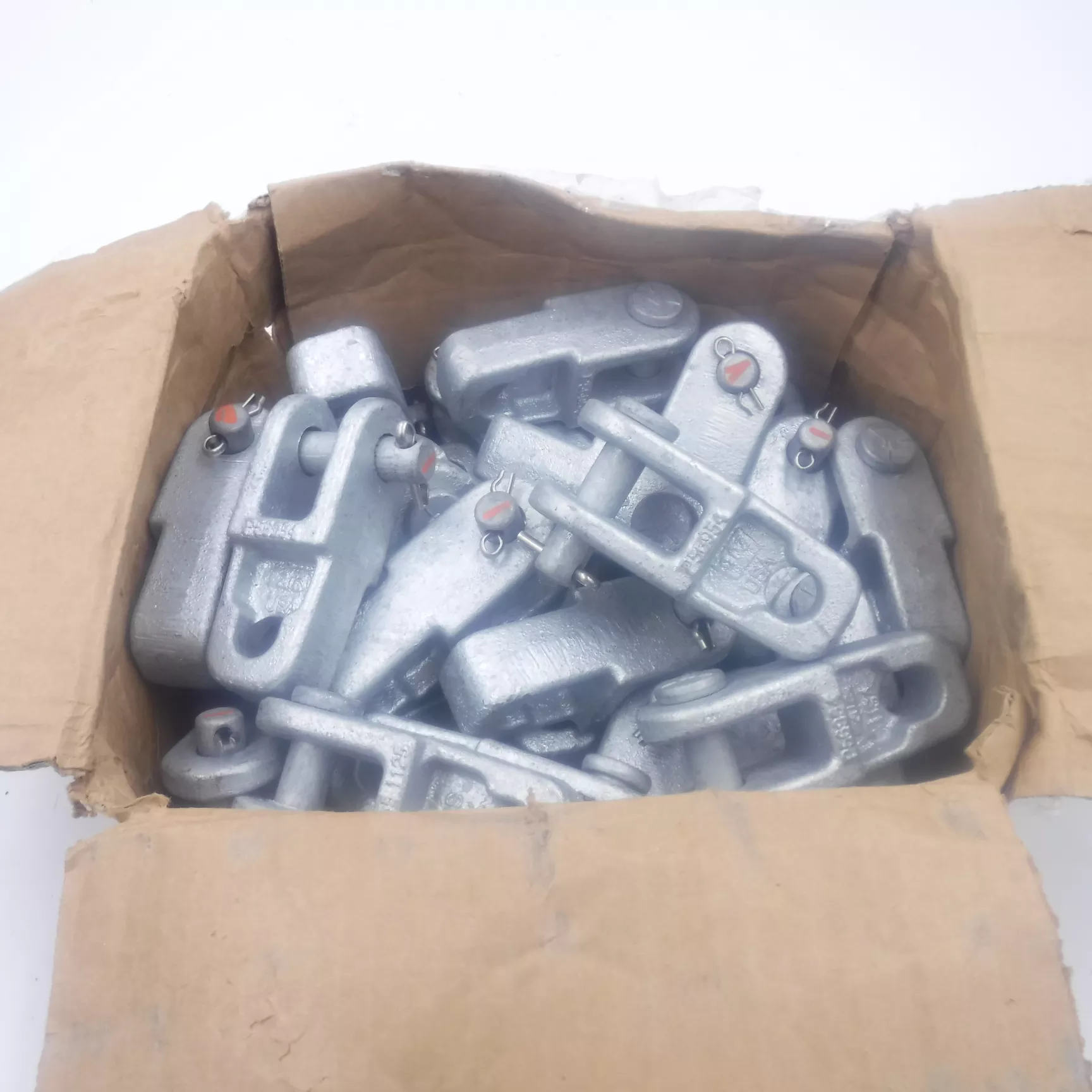 24 Pack 90° Clevis Eye Insulator Fitting 11/16″ Diameter Bore RCE-55-1125