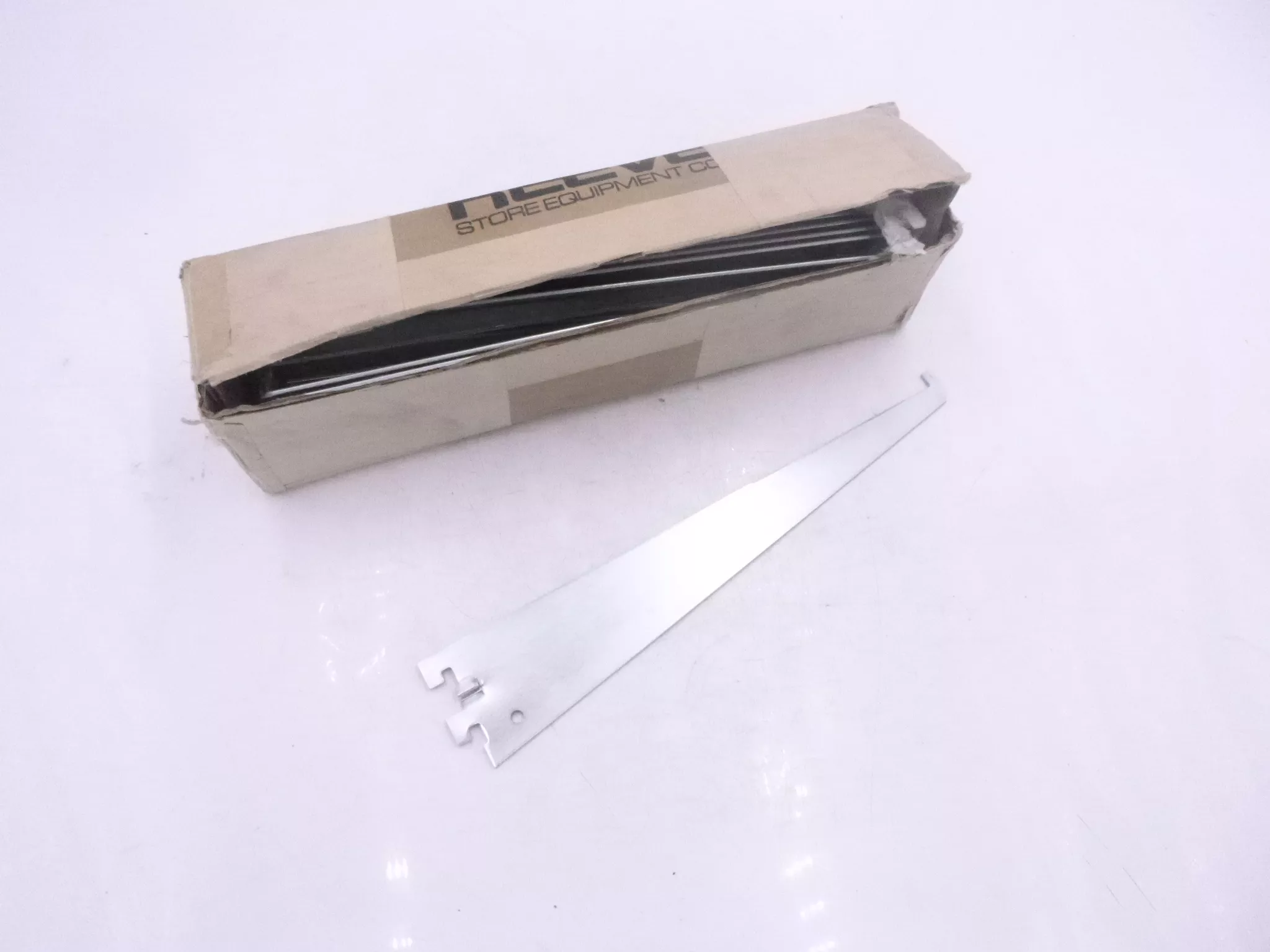 24 Pack Reeve 10″ Knife Edge Brackets w/Lip For Slat Wall 30lbs