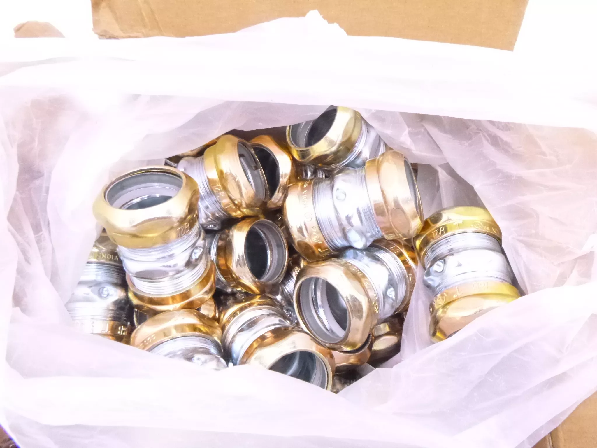 25 Pack Thomas & Betts Steel City TK113AN-RT 1″ EMT Compression Coupling