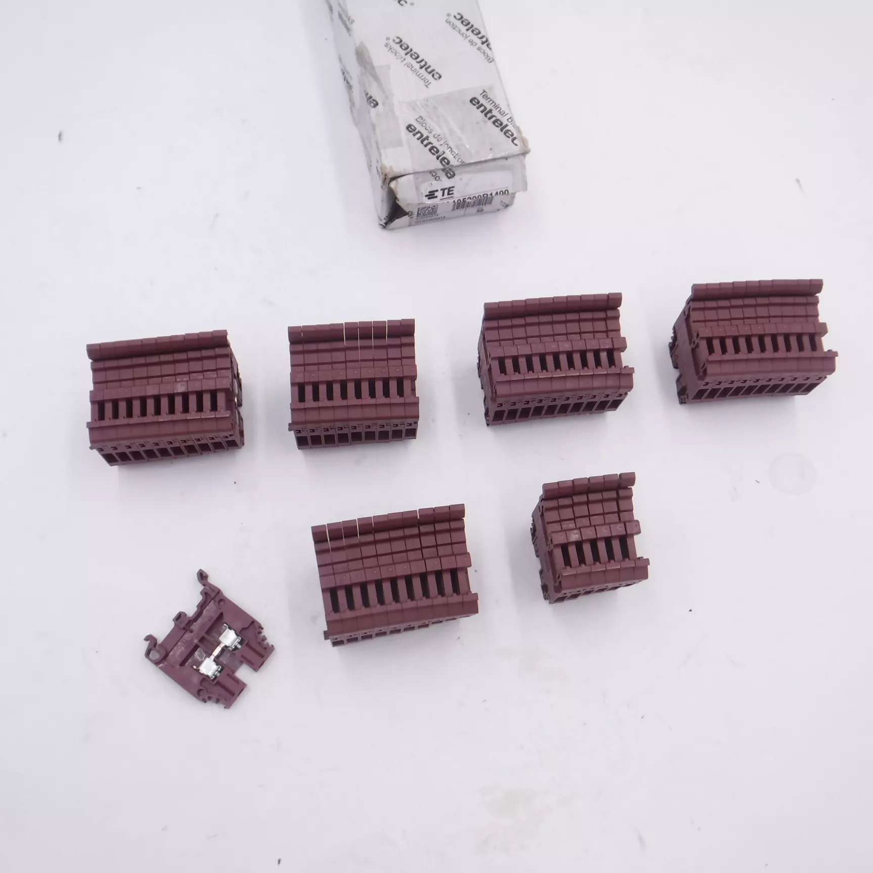 56 Pack TE Connectivity Modular Terminal Blocks 1SNA105209R1400 600V GA4