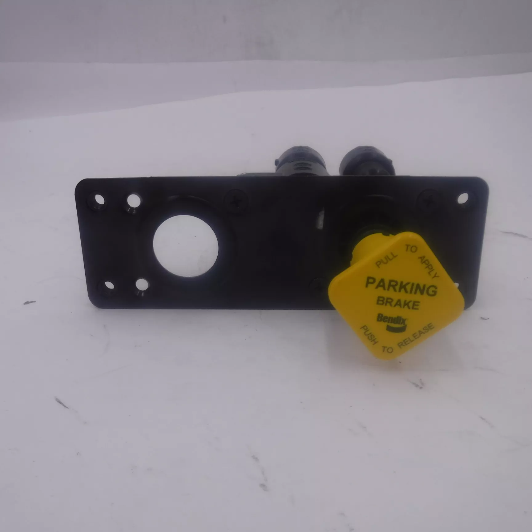 Bendix Park Control K066651 PP-DC 3/8″ PTC Supply & Delivery, 1/2″ PTC Exhaust