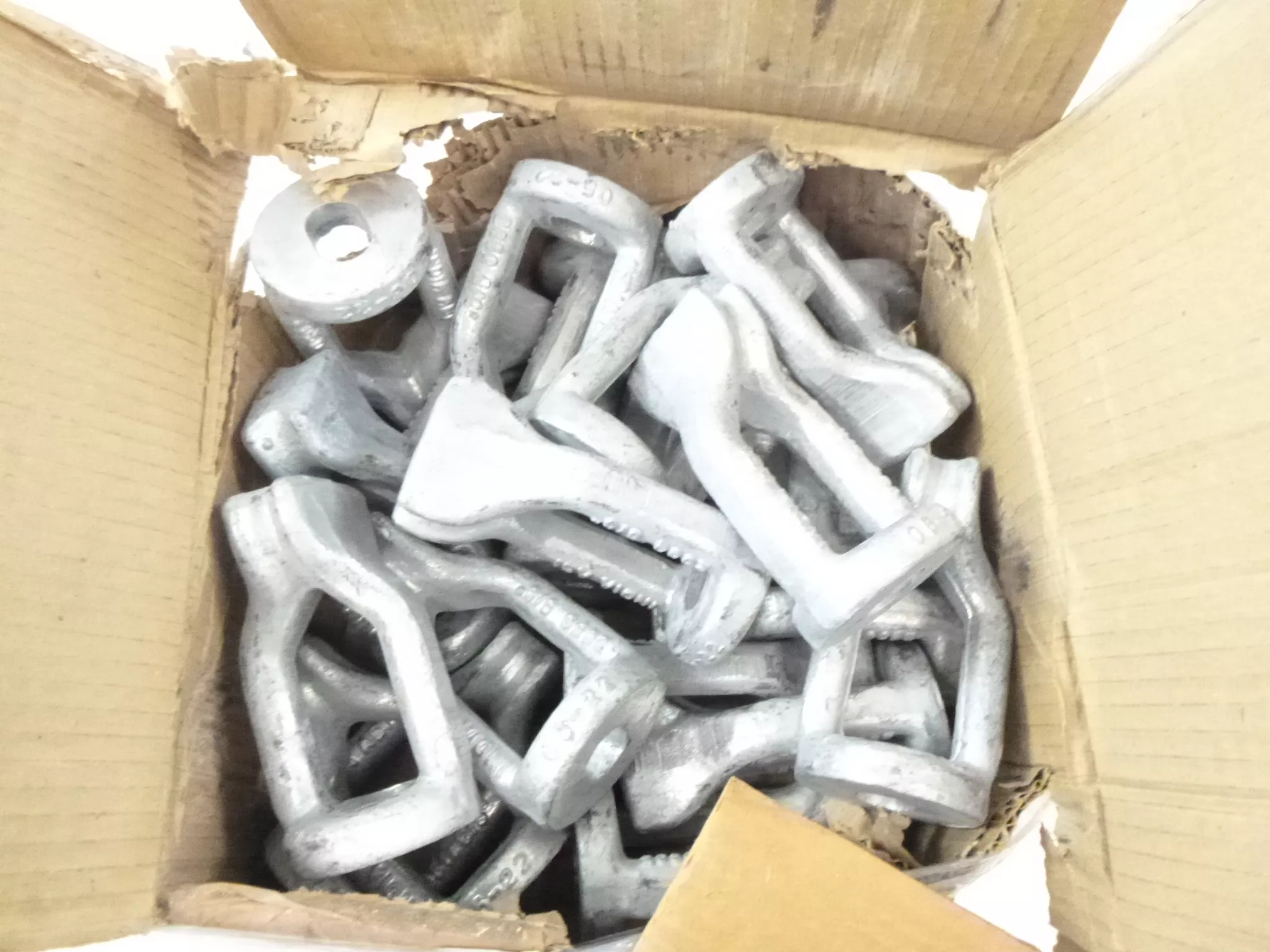 Box of 24 Allied Bolt 2050 5/8″ Eyelet Straight Single Strand