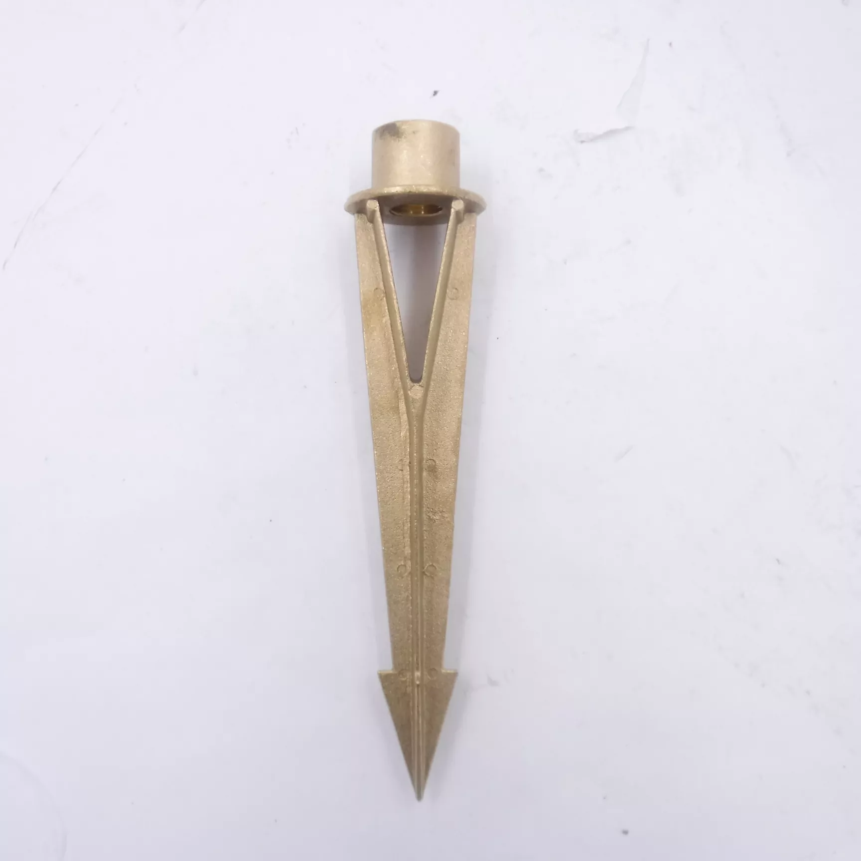 CopperMoon Lighting Brass Ground Stake 9-1/2″ Long, 1/2″ FNPT Threads