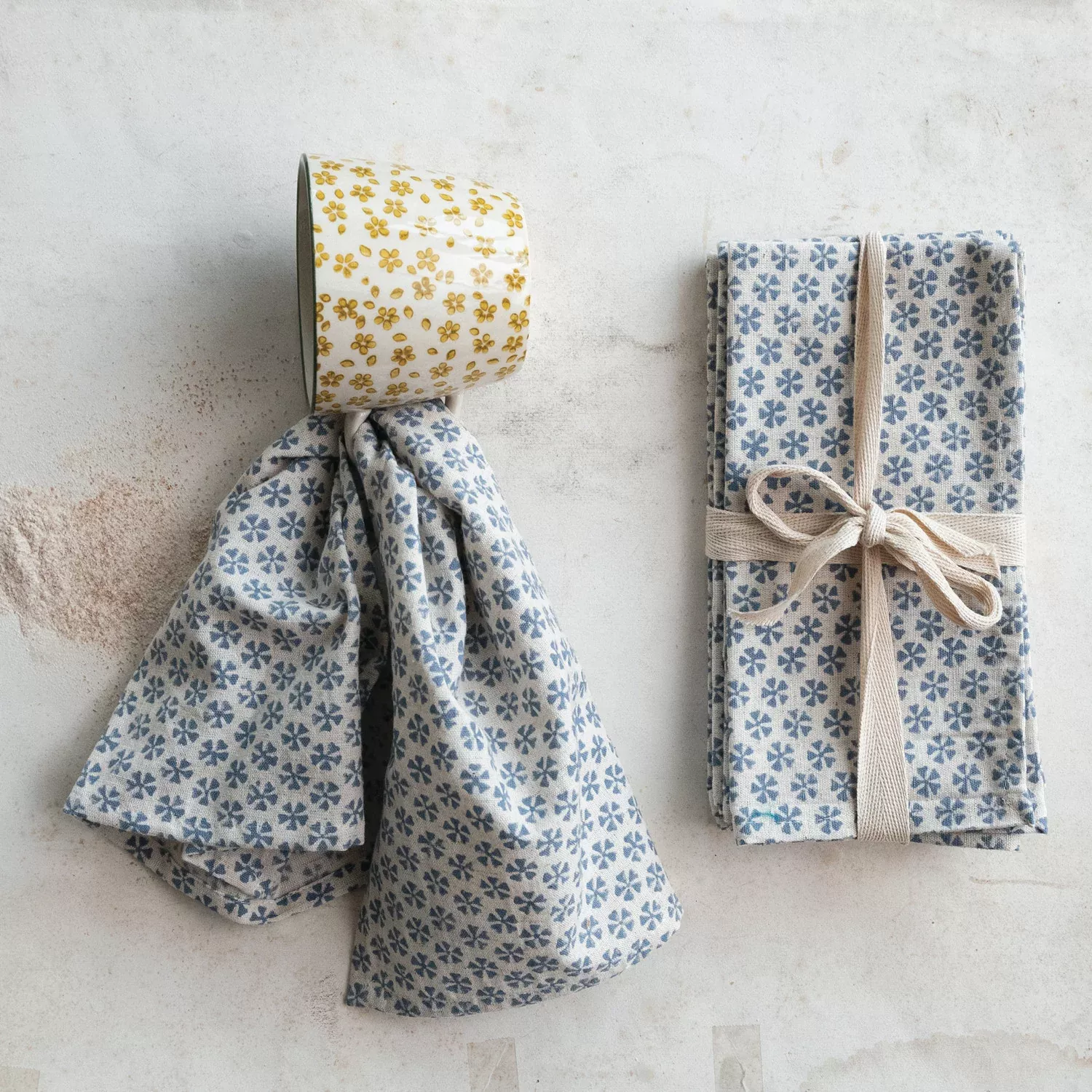 Creative Co-op - Blue and White Cotton & Linen Napkins with Flowers