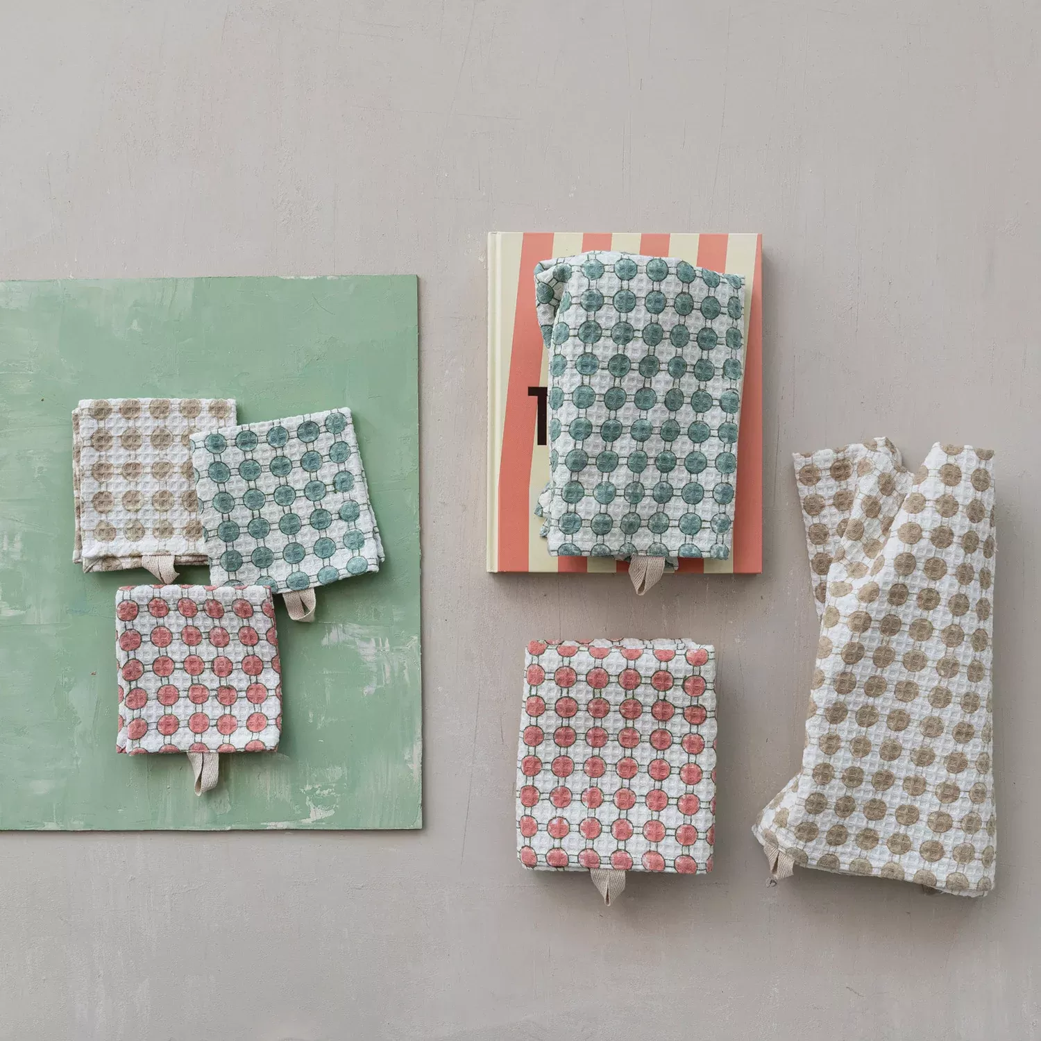 Creative Co-op - Circle Pattern Waffle Weave Tea Towel