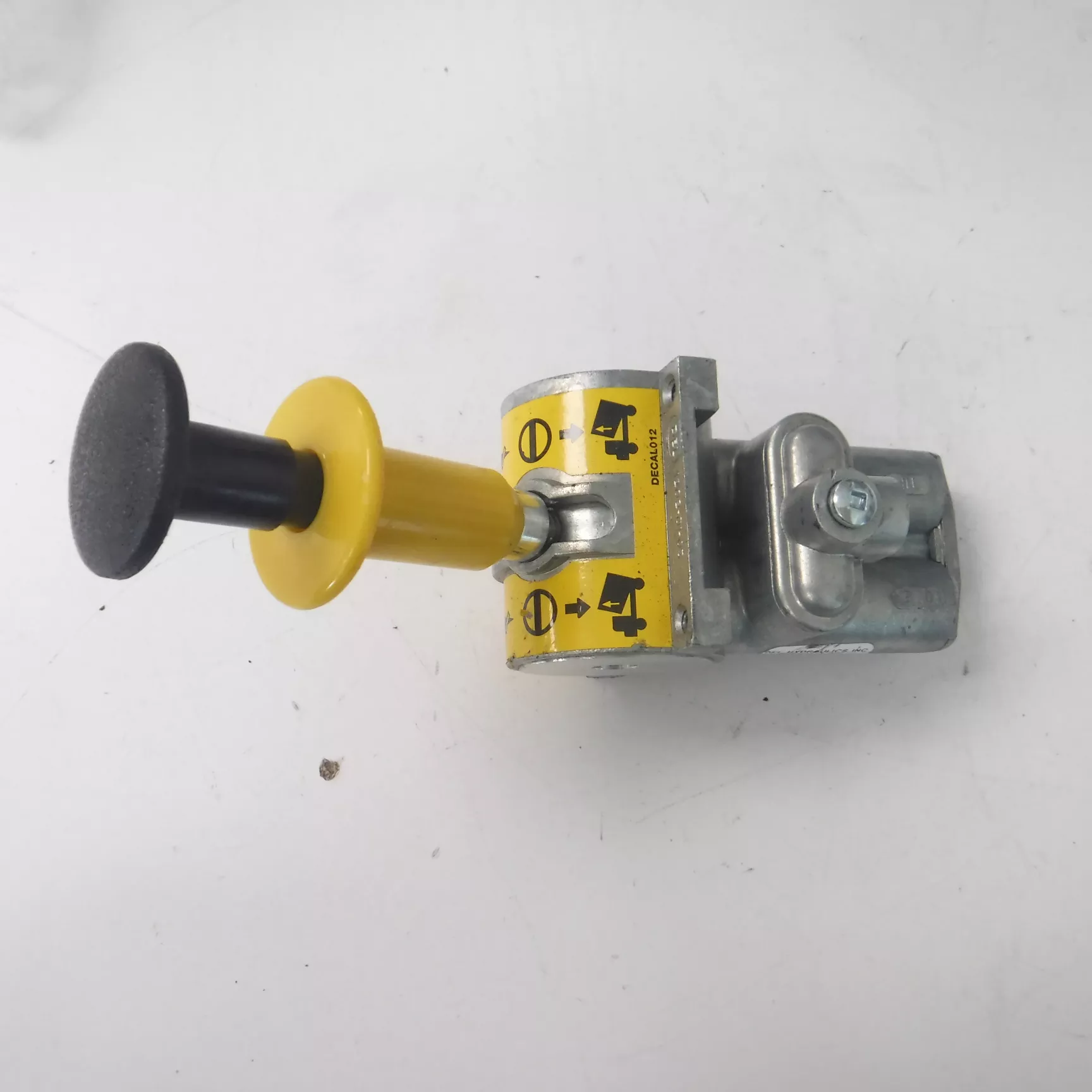 DEL DOT/PTO Air Valve D14-1231-99-01