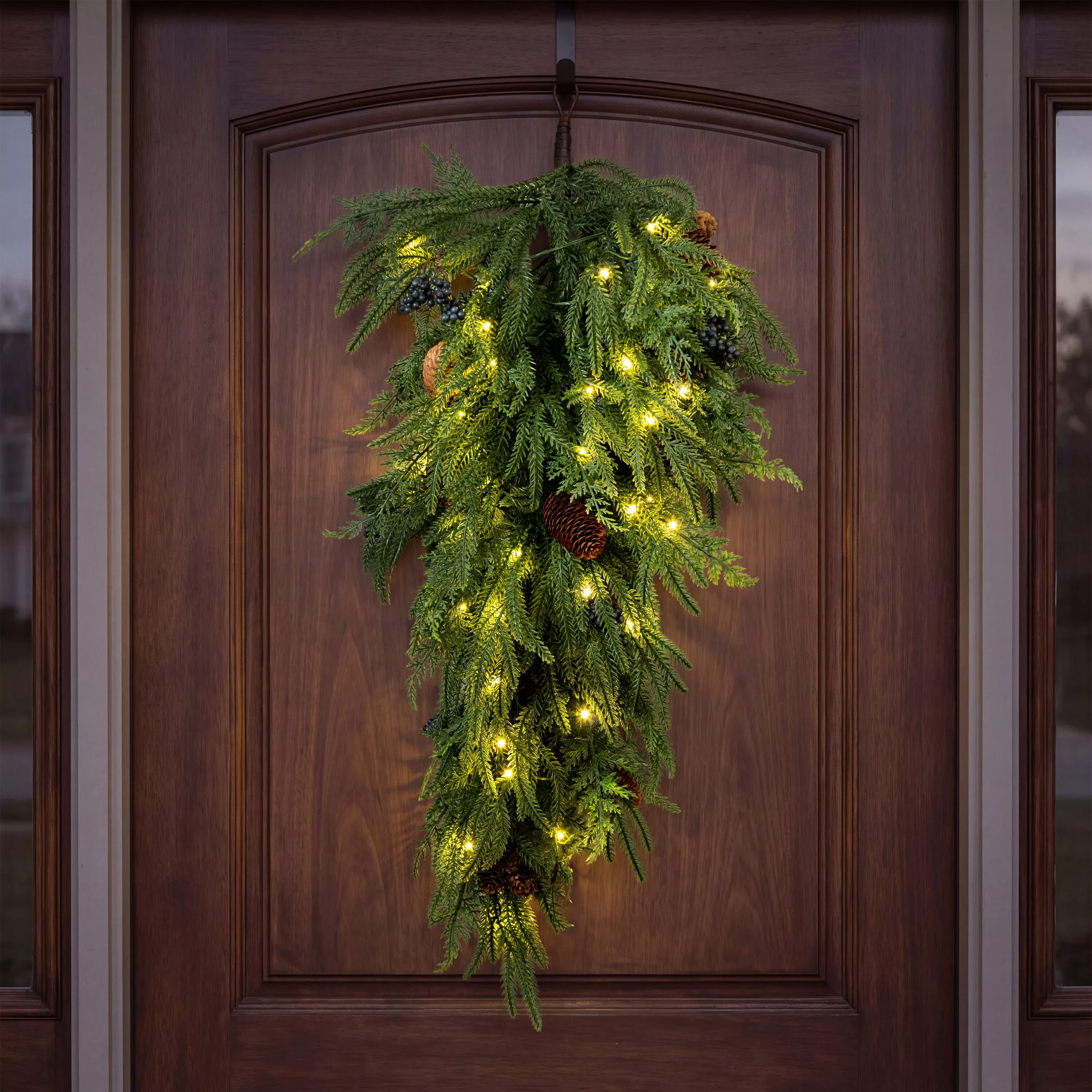 Deluxe Norfolk 32” Teardrop with Fairy Lights