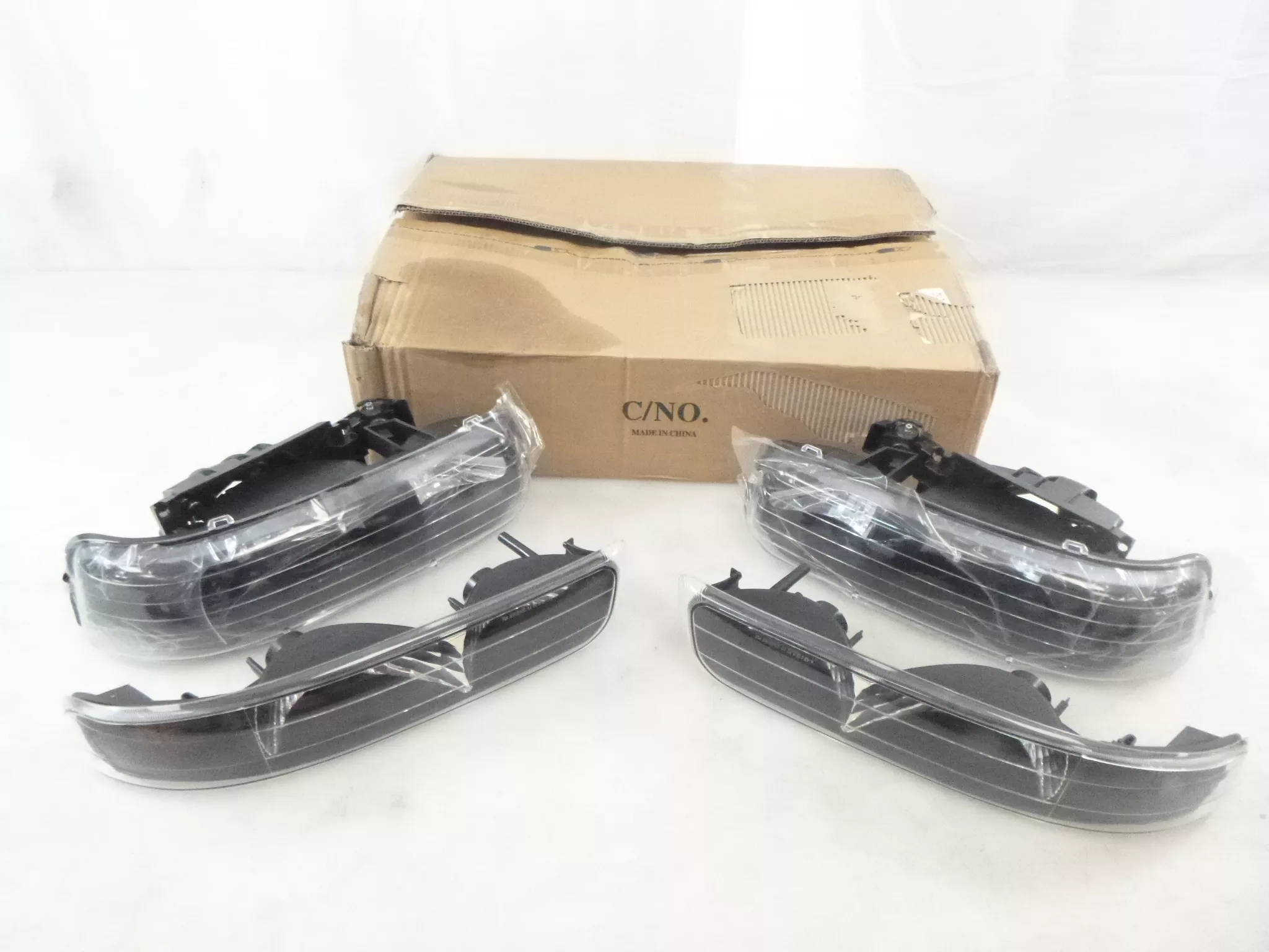 DNA Motoring Corner Headlights For 1999-2007 Chevy Sierra