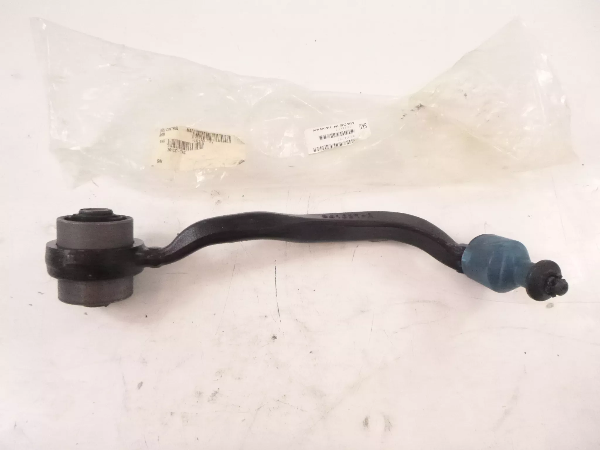 Front Right Lower Control Arm 19301792-101 for Lexus LS460 2007-2012