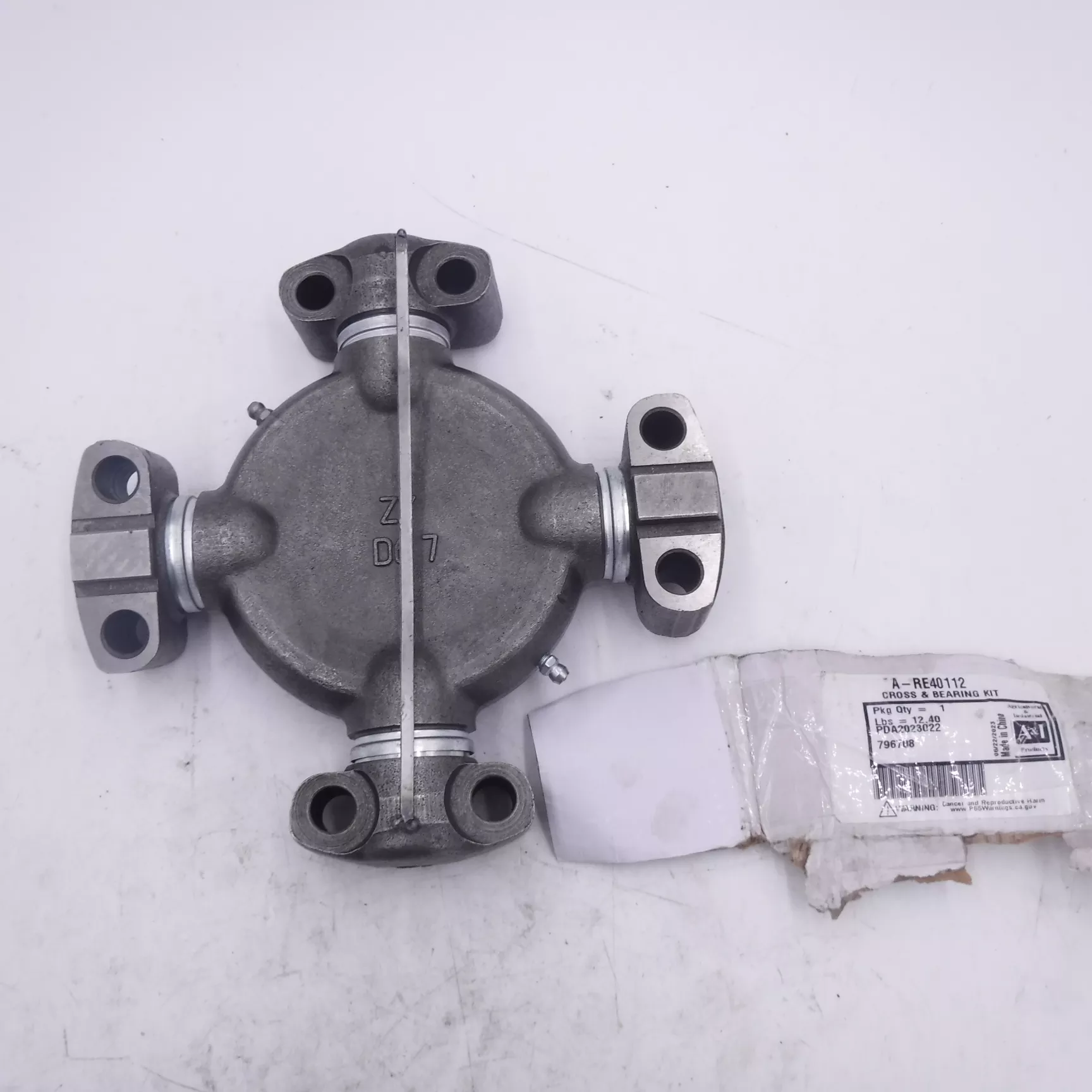 Genuine OEM John Deere Cross and Bearing Assembly A-RE40112 For John Deere 8560