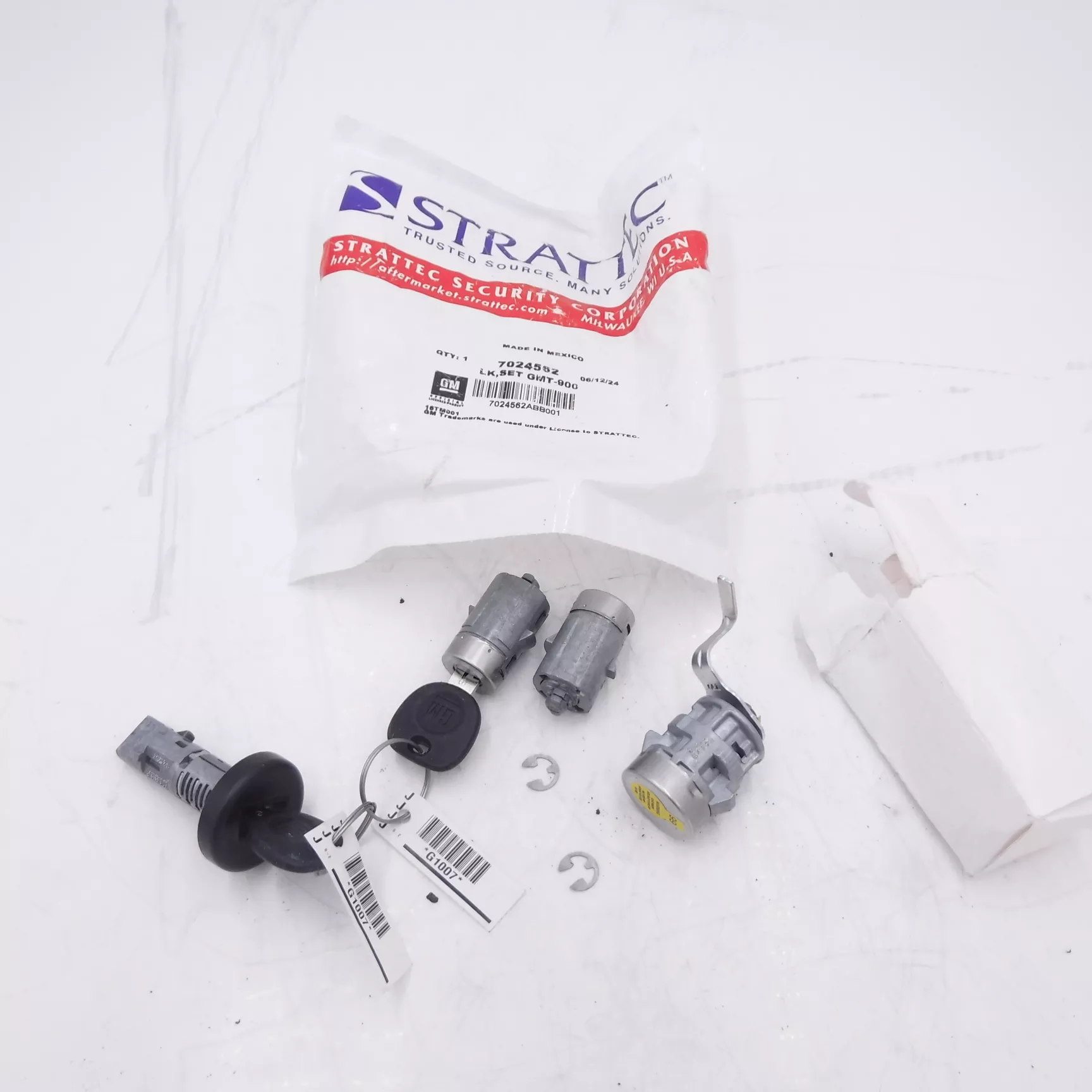 Genuine OEM Strattec Security GM Ignition Lock Set 2006-2014 Cadillac Escalade