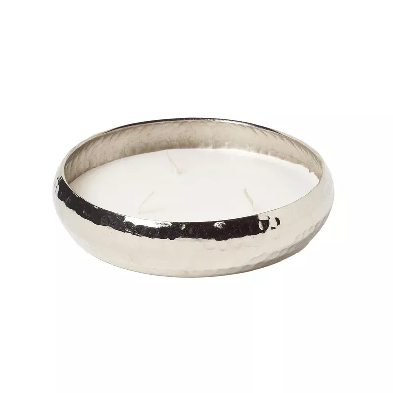 HOMESCAPES Silver Hammered Vanilla Scented Candle – 15 Cm