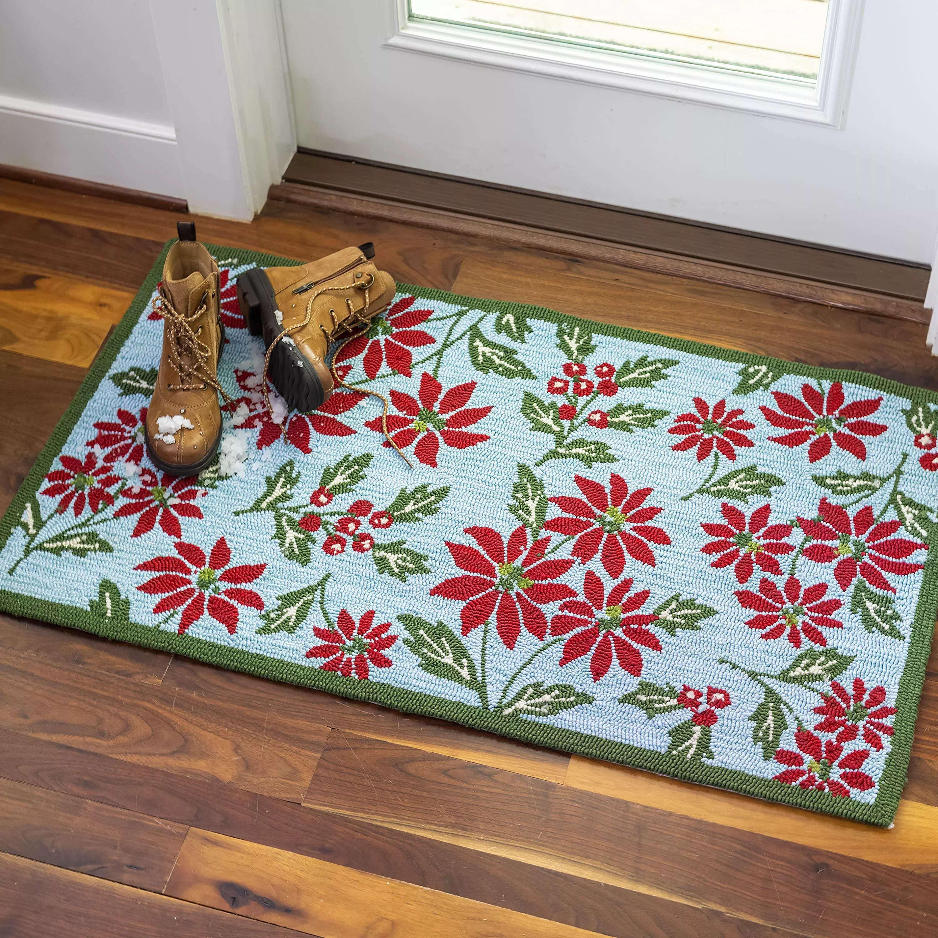 Indoor/Outdoor Poinsettia Hooked Polypropylene Accent Rug 24"X42"