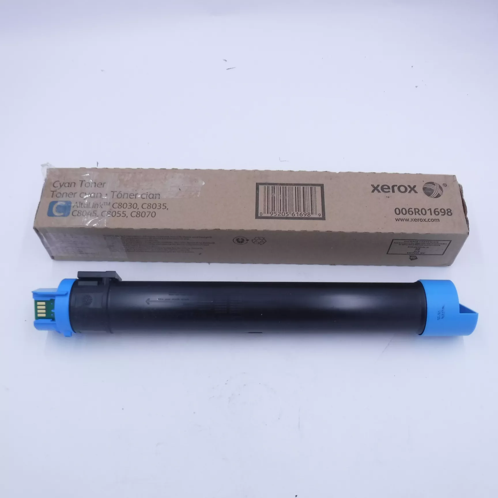 New, Open Box Genuine OEM Xerox Cyan Toner Cartridge 006R01698 For AltalinkC8030