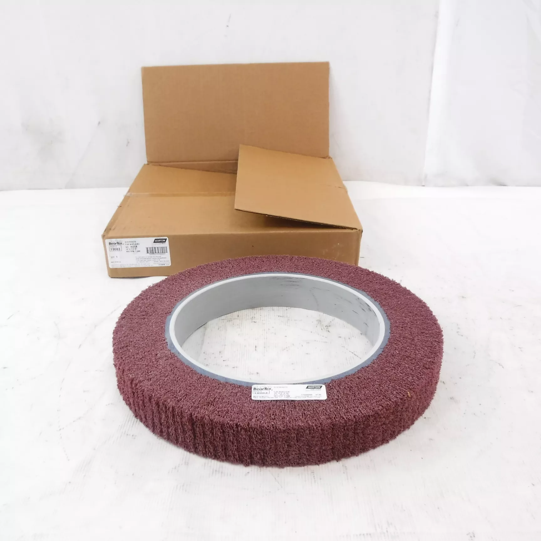 Norton Bear-Tex 16″x 2″x 10″ 1500RPM AO Medium Grit Arbor Non Woven Flap Wheel