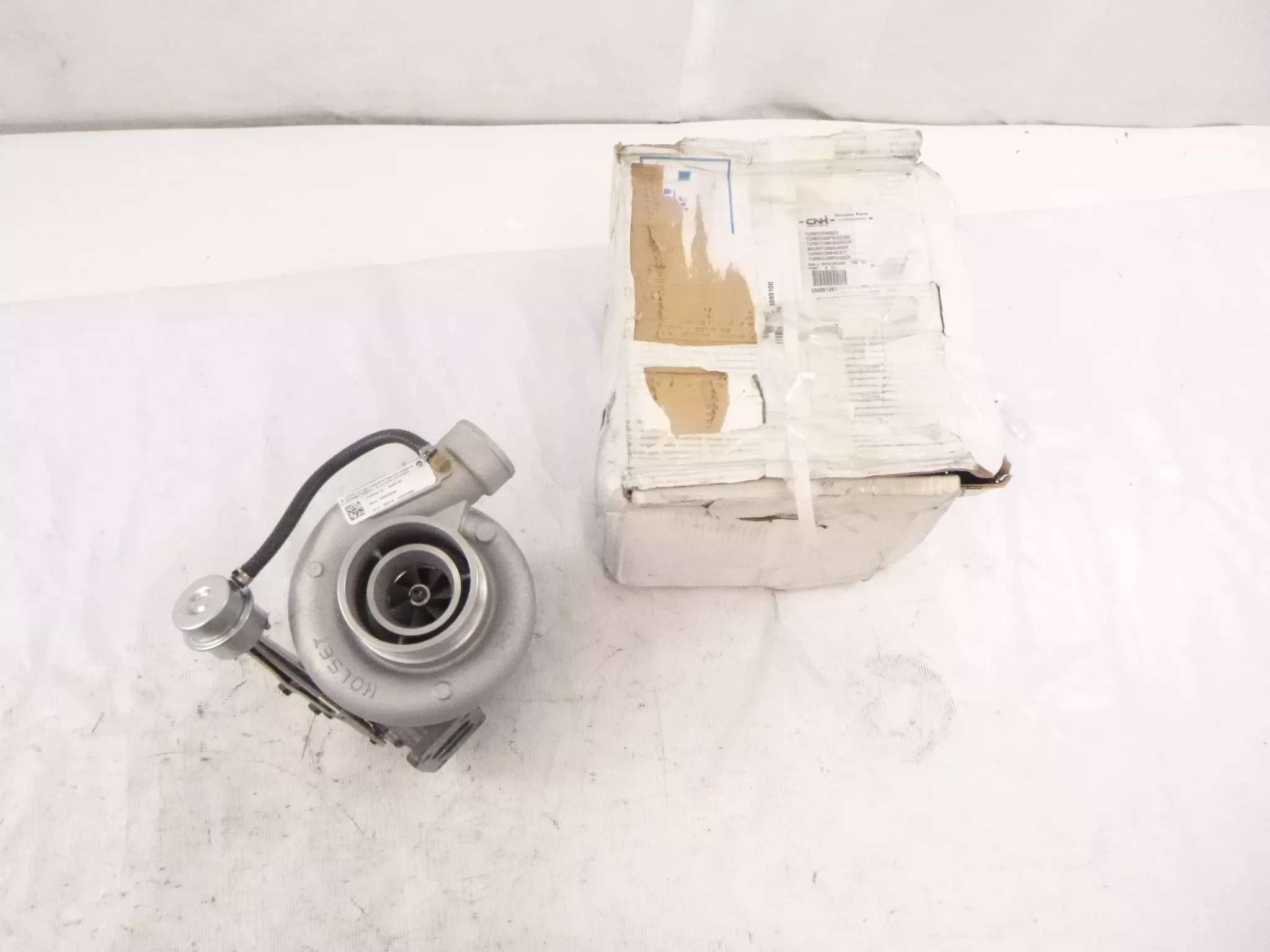 OEM Case New Holland 504061261 Turbocharger for F4GE0684C D600 Engines