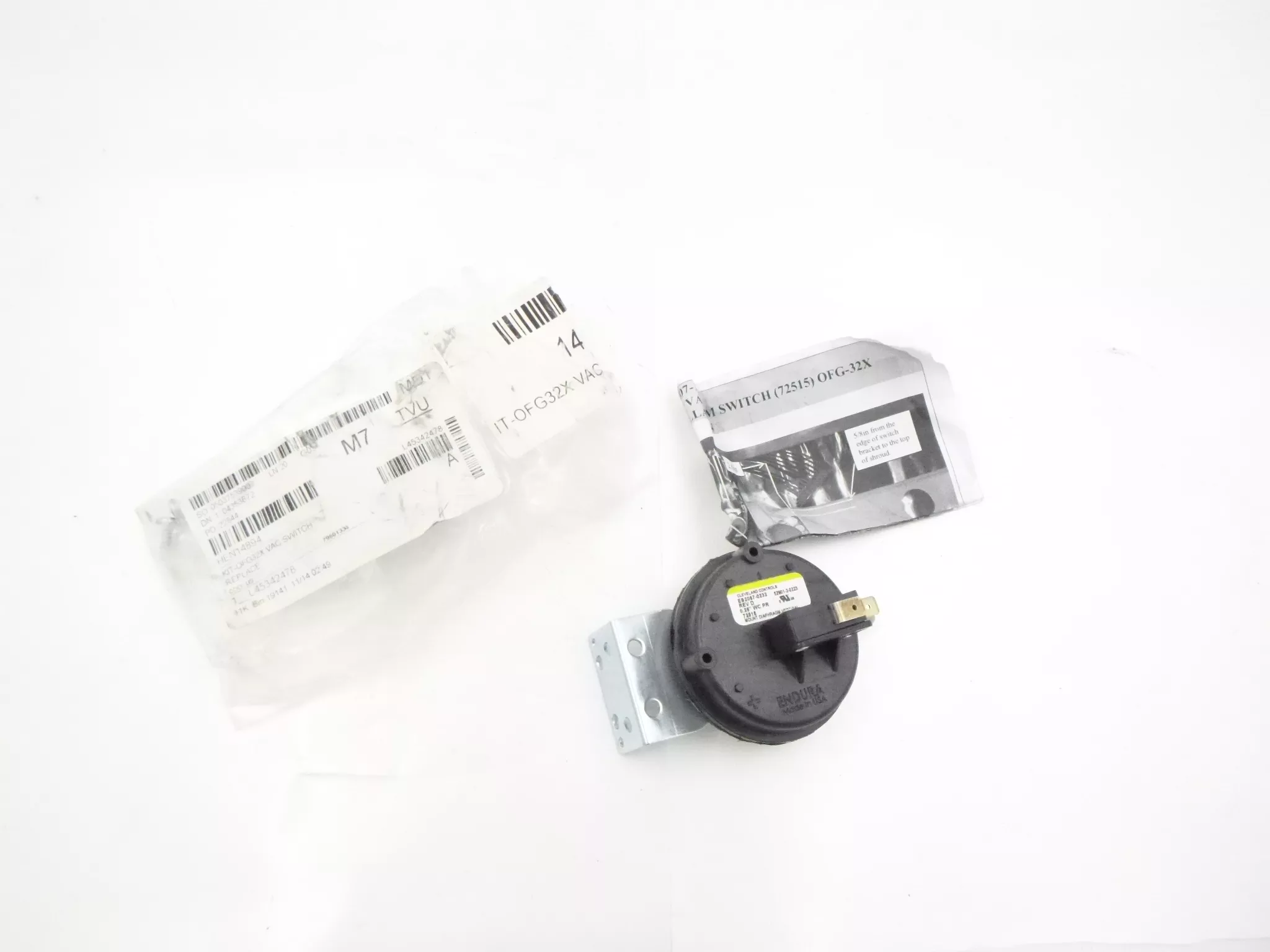 OEM Henny Penny ES2067-0232 Vertical Vacuum Switch