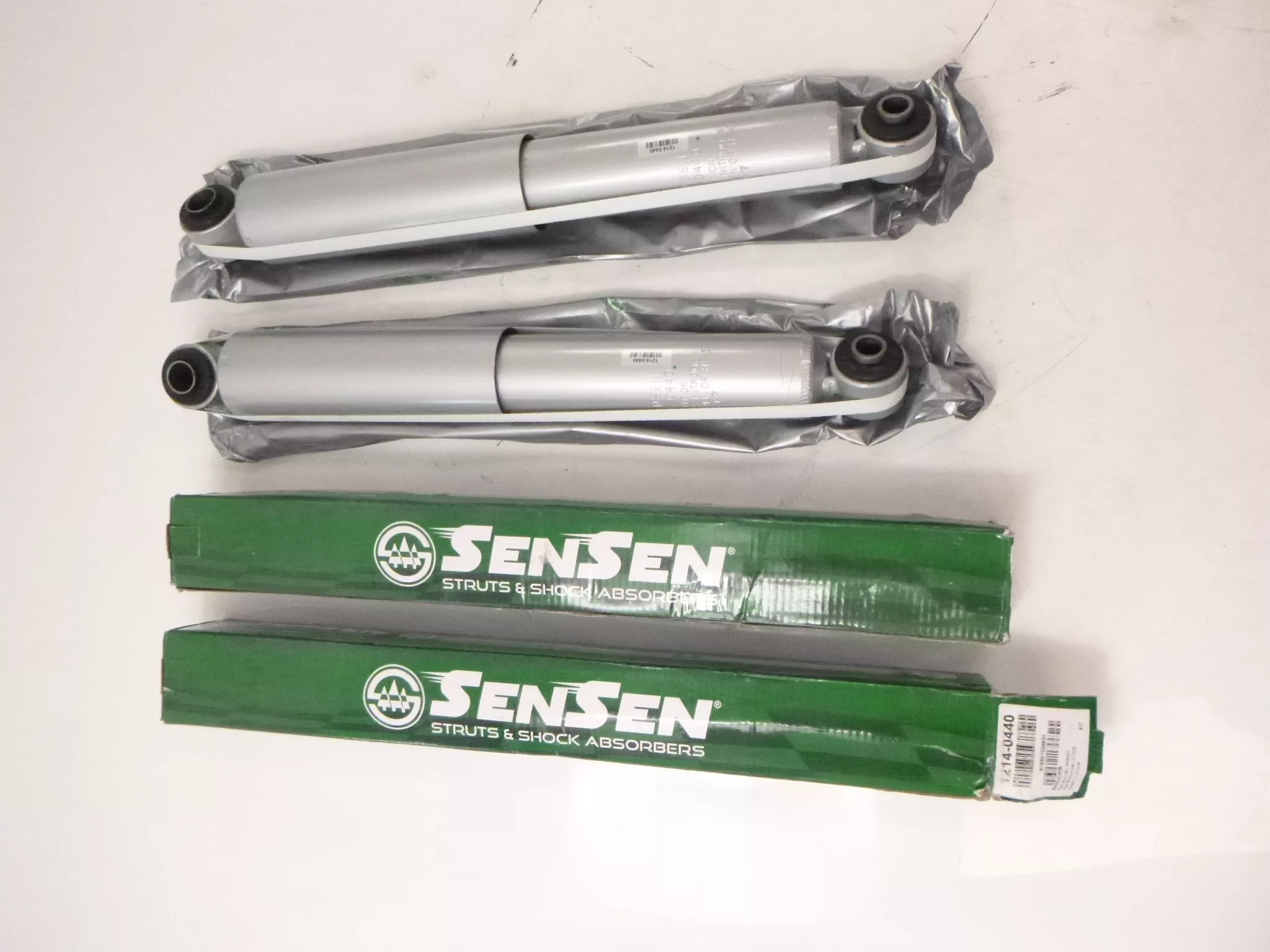 Pair SenSen 1214-0440 Rear Non-Adjustable Shock Absorber for 2012-2016 Nissan NV