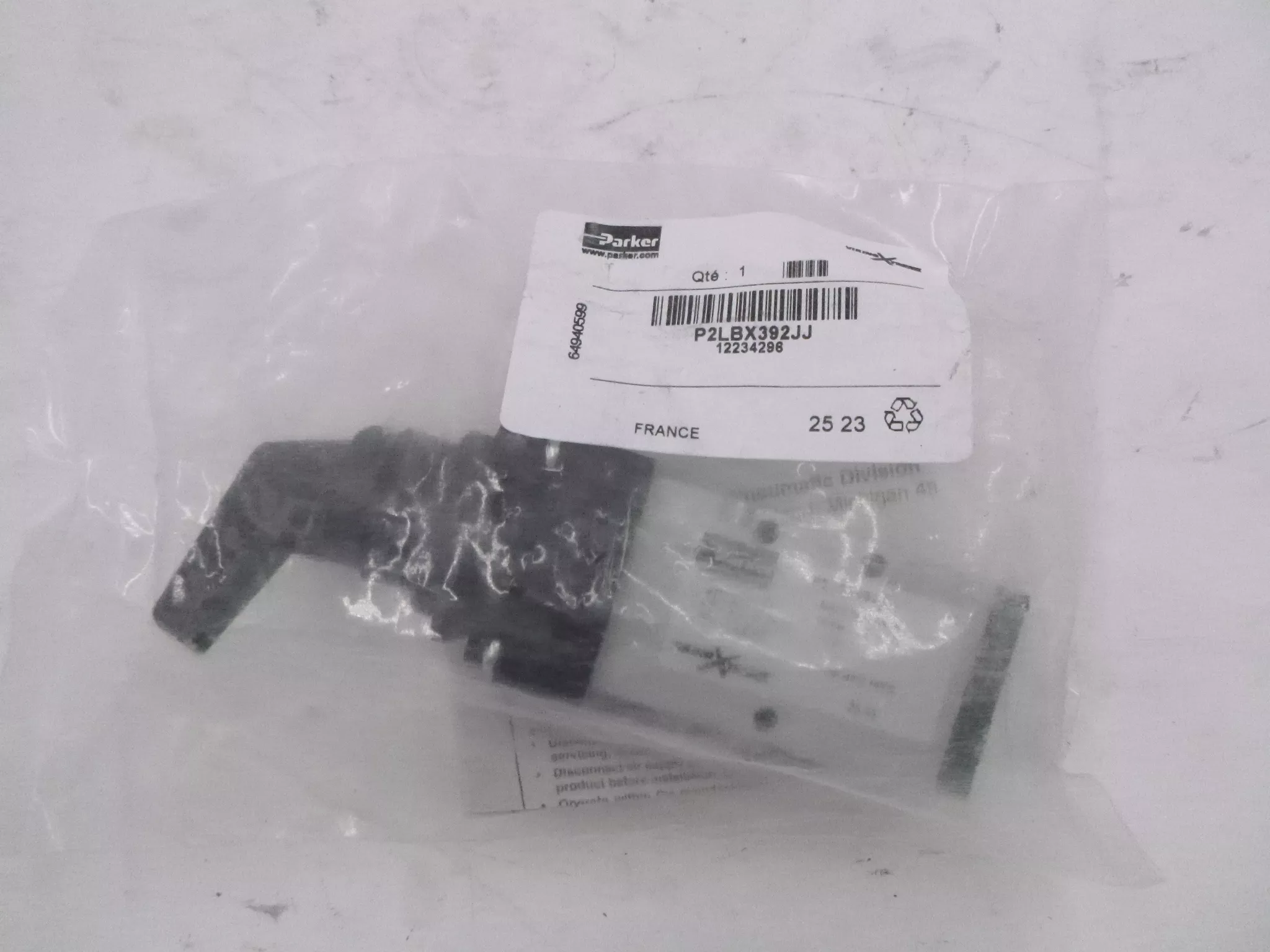 Parker P2LBX392JJ 235 PSI Manual Mechanical Valve