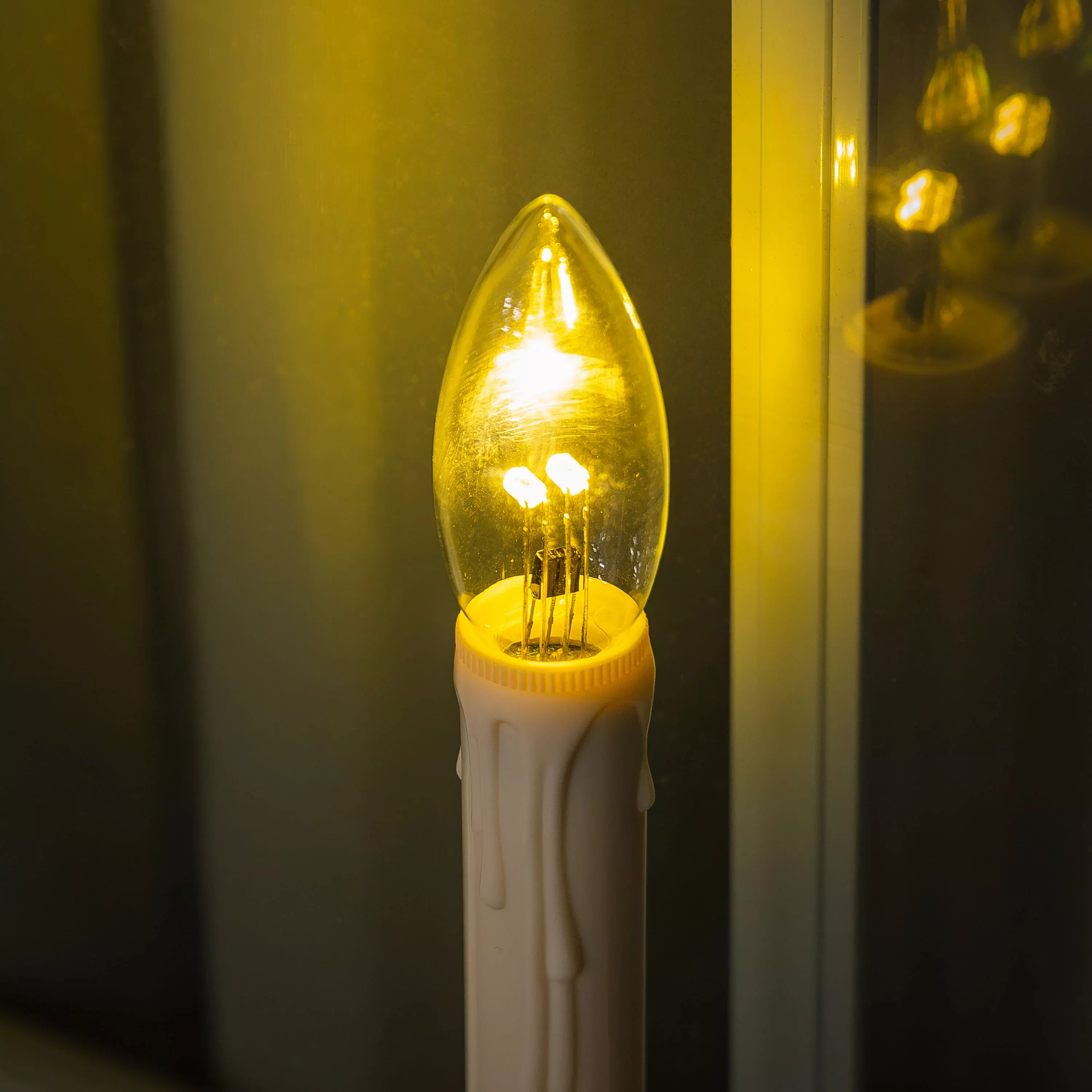 S/4 Replacement Window Candle Bulbs