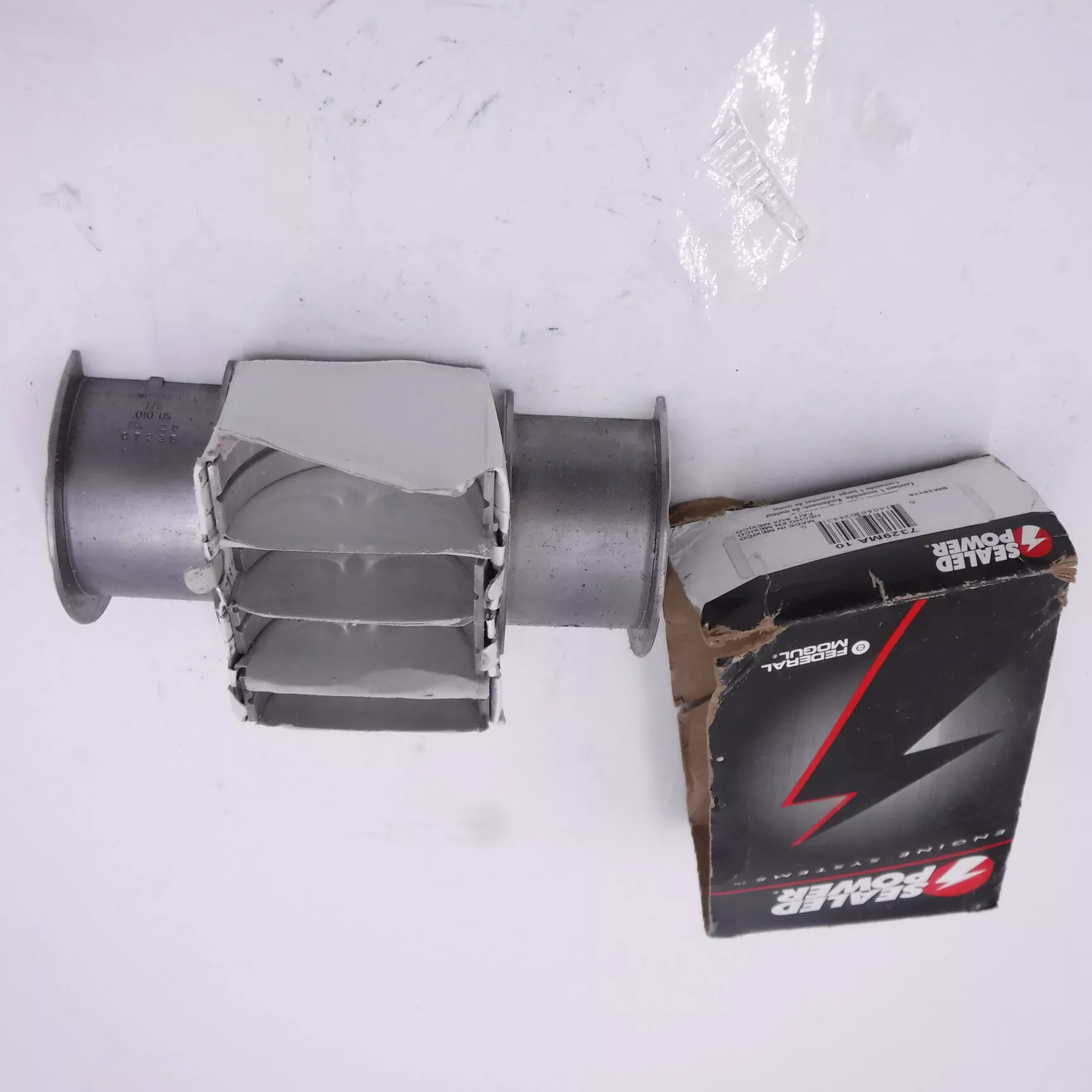 Sealed Power Engine Main Bearing Set for 1996-2002 Chevrolet Express 1500