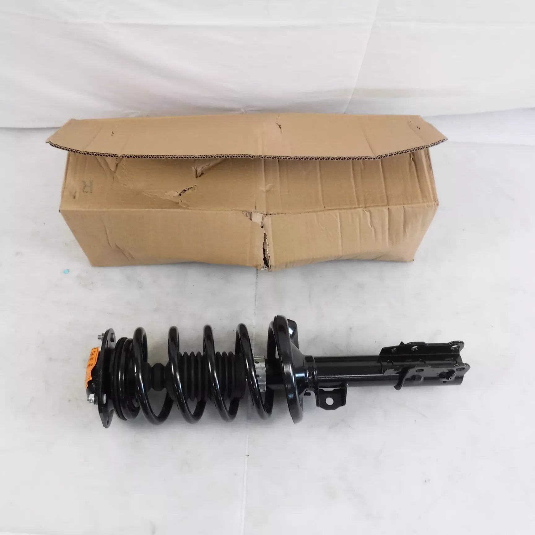 Single Front Right Strut W/ Coil Spring For 2004-2007 Chevrolet Malibu Maxx LS