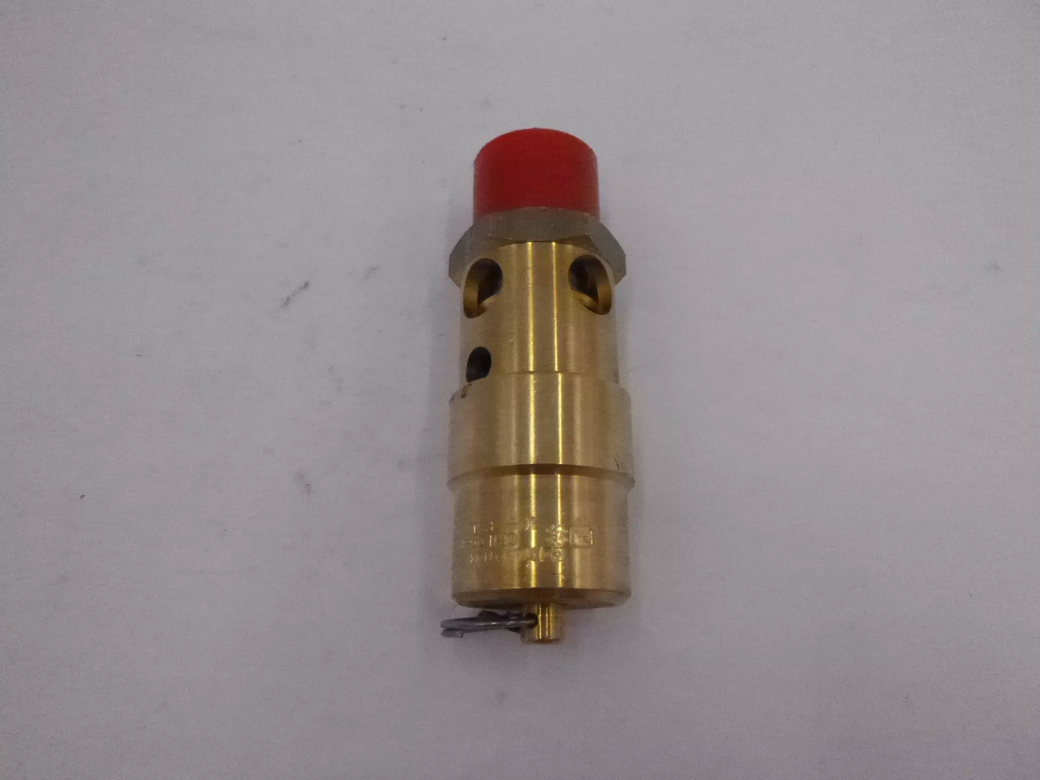 ST.L. MO. SAFETY VALVE MODEL SW10 1 NPT 109 PSI 931 SCFM CRN 0G87703.5C
