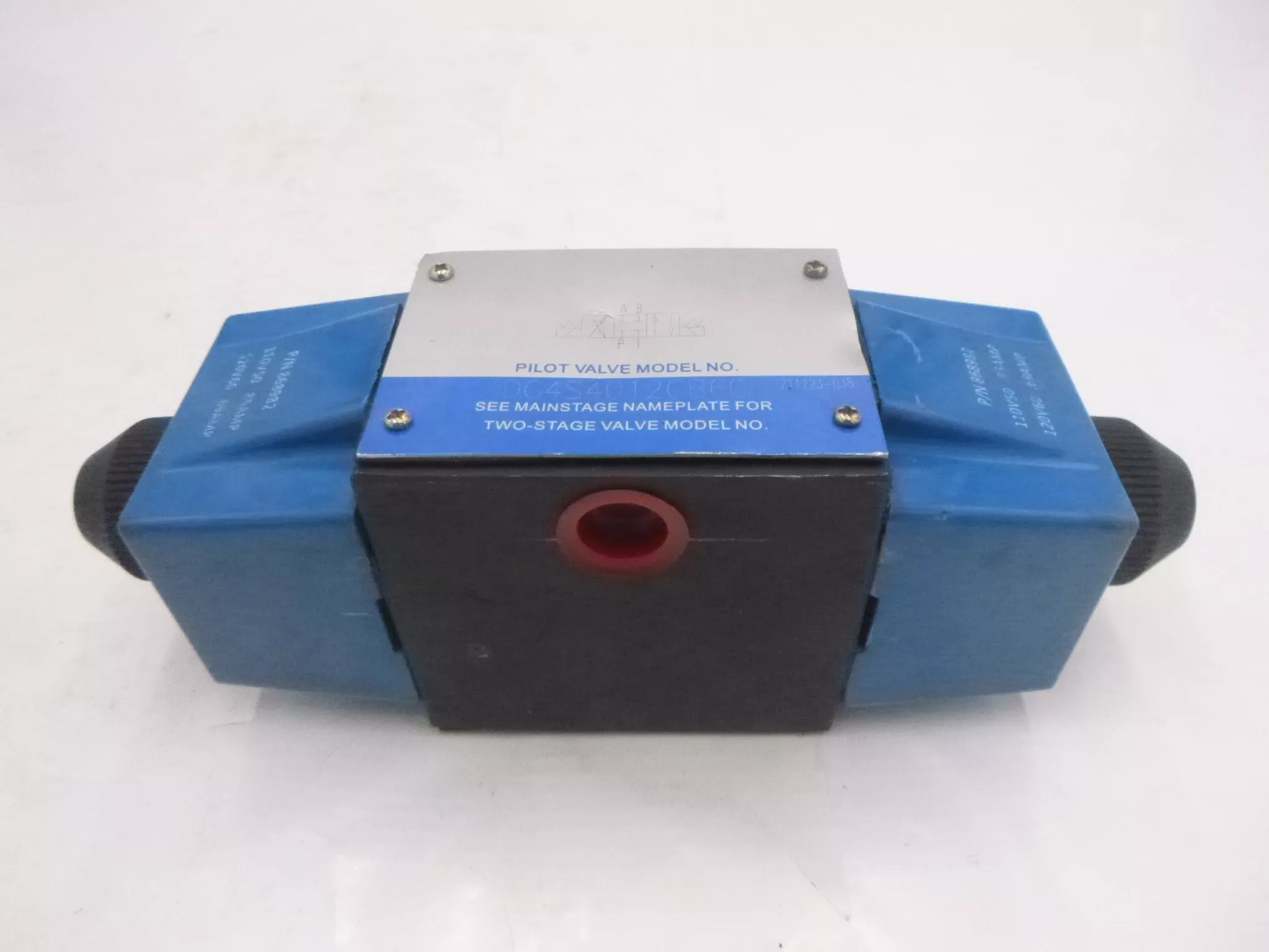 Vickers Two Stage Pilot Valve DG4S4012CB60 120V 20GPM 60Hz